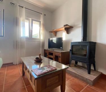 Benamahoma House | Las Palomas