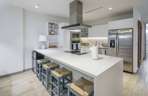 Jimenez Condo | Las Palomas Phase III | Barcelone 306 | Oceanfront 3BR/3BTH