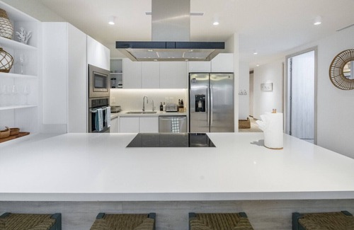 Jimenez Condo | Las Palomas Phase III | Barcelone 306 | Oceanfront 3BR/3BTH