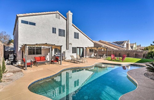 Paradise House | Las Vegas Getaway about 8 Mi to Las Vegas Strip!