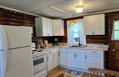 Cedarville Cabin | LaSalle Cabin - Les Cheneaux Landing