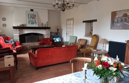 Saint-Quentin-la-Poterie Other | Last minute prices! Spacious authentic farmhouse with swimming pool on large plot