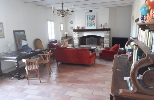 Saint-Quentin-la-Poterie Other | Last minute prices! Spacious authentic farmhouse with swimming pool on large plot