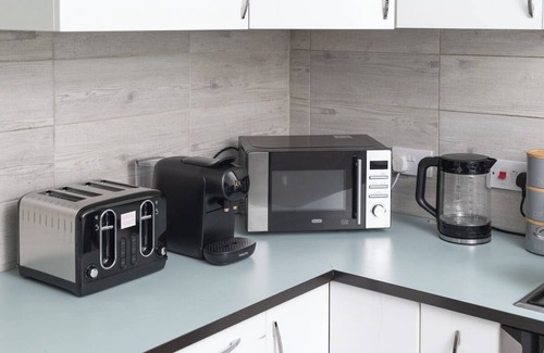 Milton Keynes House | Last min discount | Spacious 3b - Essentials near
