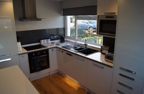 Newquay House | LAST MINUTE AVAILABILITY! Holiday Home In Cornwall - Fistral View Holiday Home