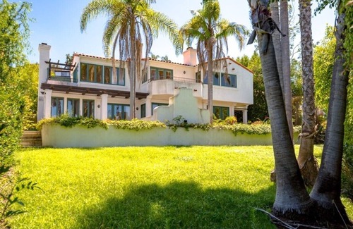 Country Club House | Last Minute Deals/A/C/Hot Tub/Close to All