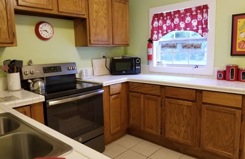 Gulf Shores Cottage | LAST MINUTE SPECIALS! Dog friendly and fenced yard