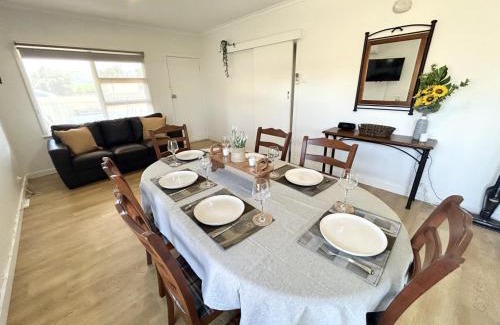 Port Hughes House | Latone Sea Lodge - Entire Home in Port Hughes
