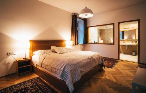 Cesky Krumlov Apartment | Latron 98