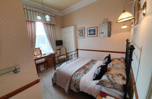 Newington House | Lauderville guest house