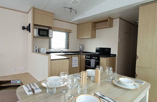 Rhyl Ski Chalet | Laurel 20 holidayhome