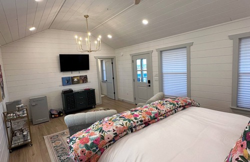 Fredericksburg Hotel | Laurel Court Cottages