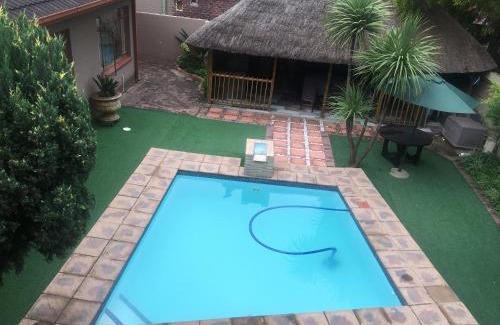 Emfuleni Bed & Breakfast | Lauren Palace Guest House