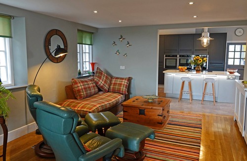 Dartmouth House | Lauriston House-river view home - pool and garden