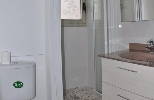 Le Lavandou Apartment | Lavandou, T2 Cabine 4 pers, à 10 m plage, parking privé, tennis, jardin - FR-1-803-68