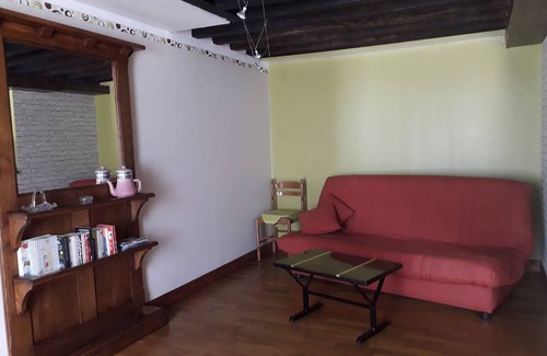 Freville-du-Gatinais House | Lavender shutters