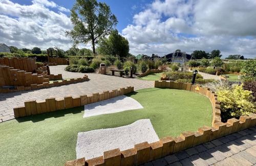South Cerney House | Lavender Lodge with Ramp Access