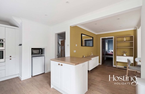 Henley-on-Thames House | Lavender House - Spacious Henley Home with Parking