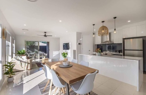 Myrtleford House | Lavender & Olive - Modern, Stylish, Light & Airy