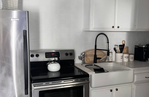 Vista Apartment | Lavender Place a garden cottage set in the hills of Vista