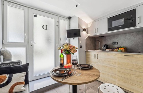 Palais-Royal Apartment | Lavie Maison - Cozy Apt Steps from Palais Royal