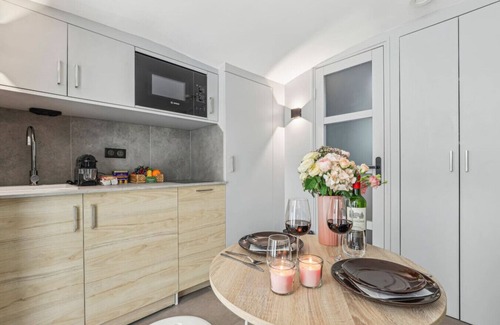 Palais-Royal Apartment | Lavie Maison - Cozy Apt Steps from Palais Royal