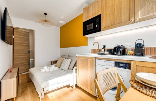 Gambetta Apartment | Lavie Maison | Hot Tub Seaside Studio