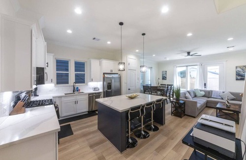 OST - South Union House | Lavish home close to downtown Houston with game rm