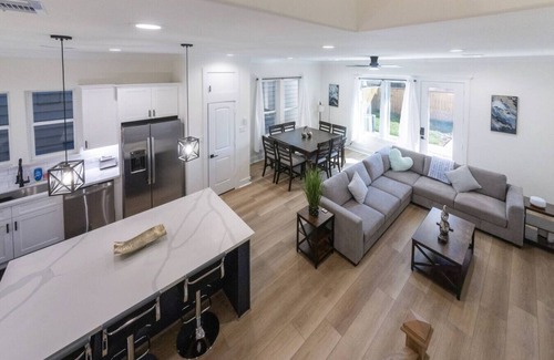 OST - South Union House | Lavish home close to downtown Houston with game rm