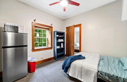 Grand Boulevard Apartment | Lavish Stay near lake & downtown #2