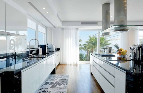 Siesta Villa | Lavish villa with infinity pool and views