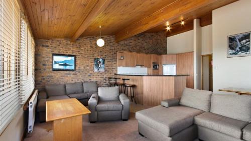 Hotham Heights Apartment | Lawlers 34