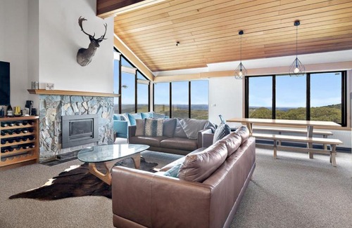 Hotham Heights Apartment | Lawlers 8 Beautiful Spacious Ski Chalet