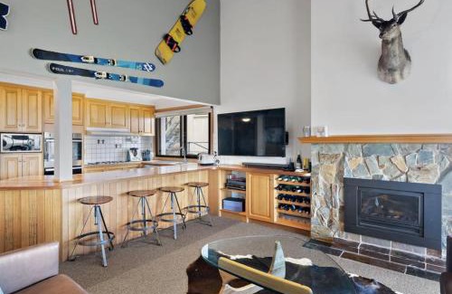 Hotham Heights Apartment | Lawlers 8 Beautiful Spacious Ski Chalet