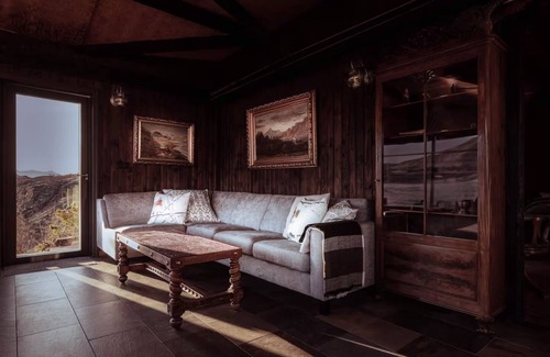 Borgarnes Cabin | Laxfoss - Waterfall Lodge