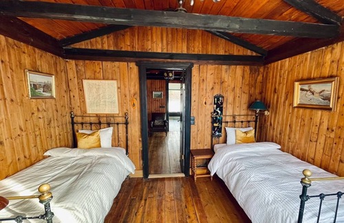 Borgarnes Cabin | Laxfoss - Waterfall Lodge