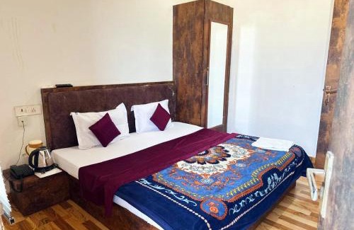 Vrindavan Hotel | Laxmi Residency ! nearby Prem mandir & ISCKON temple - Best in location! close to All Main Attractions, Standard rooms