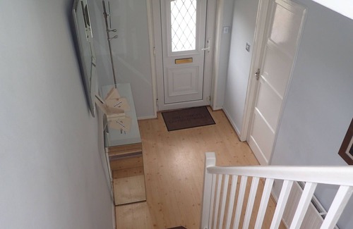 West Hendon House | Layfield House- Luxury 3 Bedroom Family Home close to transport links to London