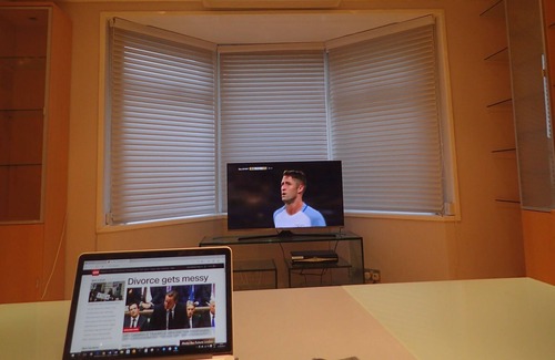 West Hendon House | Layfield House- Luxury 3 Bedroom Family Home close to transport links to London