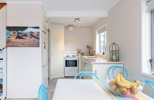 Waihi Beach Cottage | Laze on Loop - Waihi Beach Holiday Home