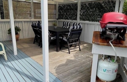 Waihi Beach Cottage | Laze on Loop - Waihi Beach Holiday Home