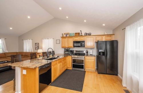 Williamstown House | Lazy Days Waterfront for 12!