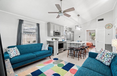 Bid-a-wee Beach Cottage | Lazy Dayz - Bid-A-Wee 2 bed2 bath , 1 block from PRIVATE BEACH