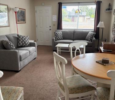 Seaview House | Lazy K Cabin