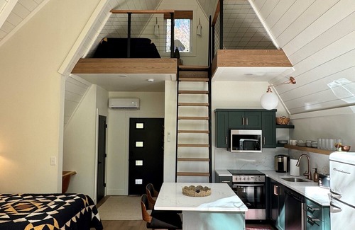 McArthur Cabin | Lazy Lane Cabins - Hickory Hollow