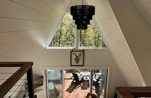 McArthur Cabin | Lazy Lane Cabins - Hickory Hollow