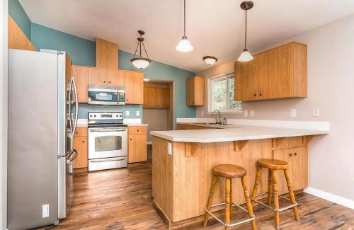 Three Rivers House | Lazy River Retreat