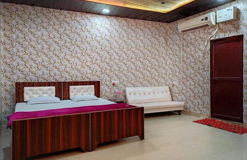 Faizabad Hotel | LD Guest House, Ayodhya
