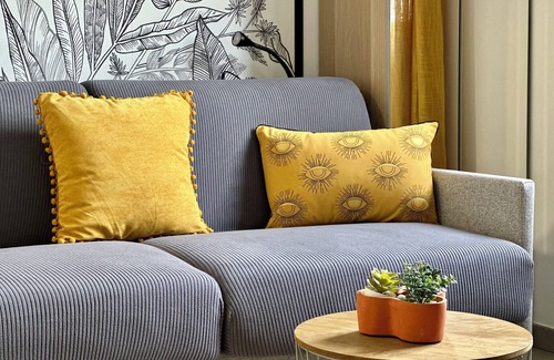 La Roque-d'Antheron Apartment | Le 29 Grimaldi, charming quiet studio, close to the Piano Festival and the Luberon.