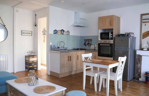 Le Treport Apartment | Le 8 ∙ Cosy apartment with sea-view balcony